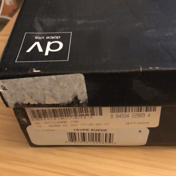 Dolce Vita lightly worn taupe suede tasseled loafers, sz 6 - Picture 6 of 6